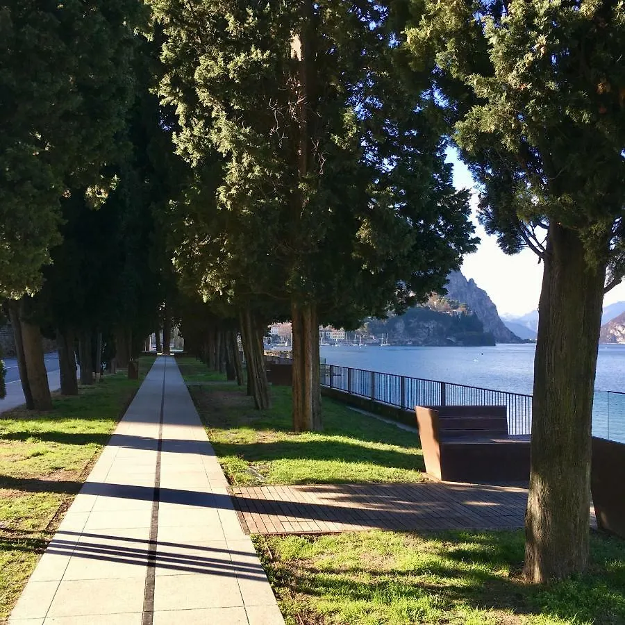 Villa Maggie On Lake Como Malgrate 0*,